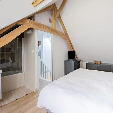 Maison Avec Terrasse - 2 Confortables Pour 4 A 6 Personnes 베르통